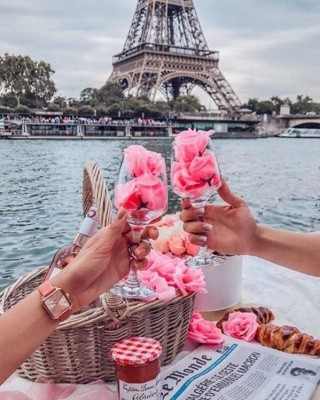 Картина по номерам «Свидание в Париже» Картина по номерам «Свидание в Париже»