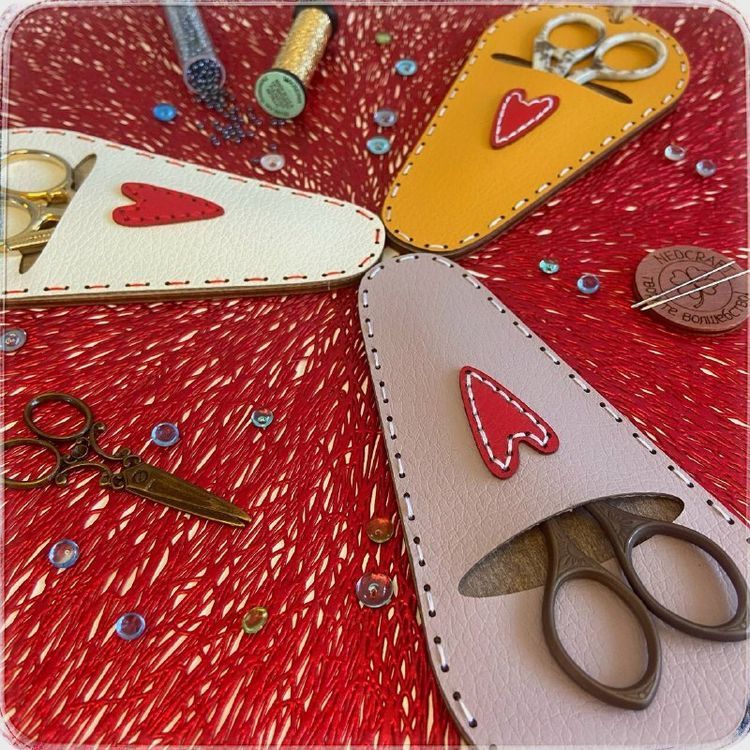 Набор для вышивания «Чехол для ножниц» (желтый) — картинка 9