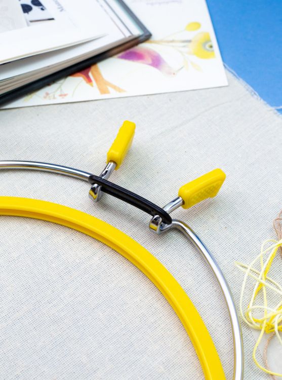 Пяльцы пружинные, диаметр 12,6 см, h-7, цвет: желтый, Nurge — картинка 3