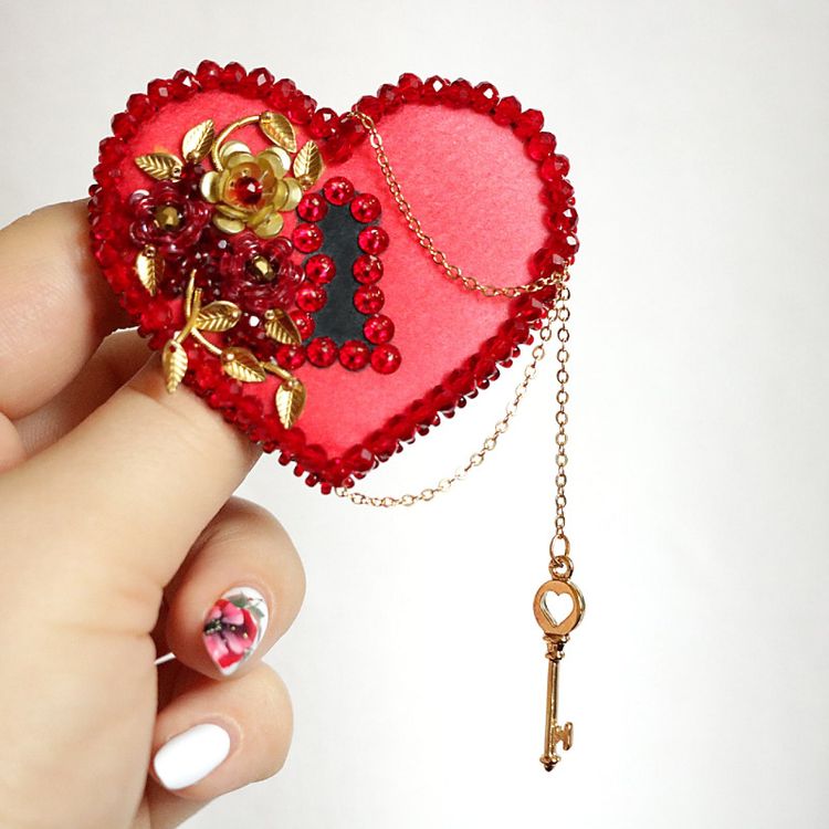 Набор вышивки бусинами «Брошь. Ключ к сердцу» — картинка 2