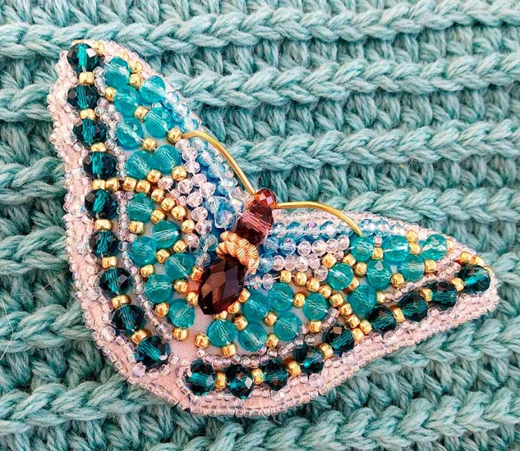 Вышивка Образа в каменьях «Бабочка Циркон» (брошь) — картинка 2