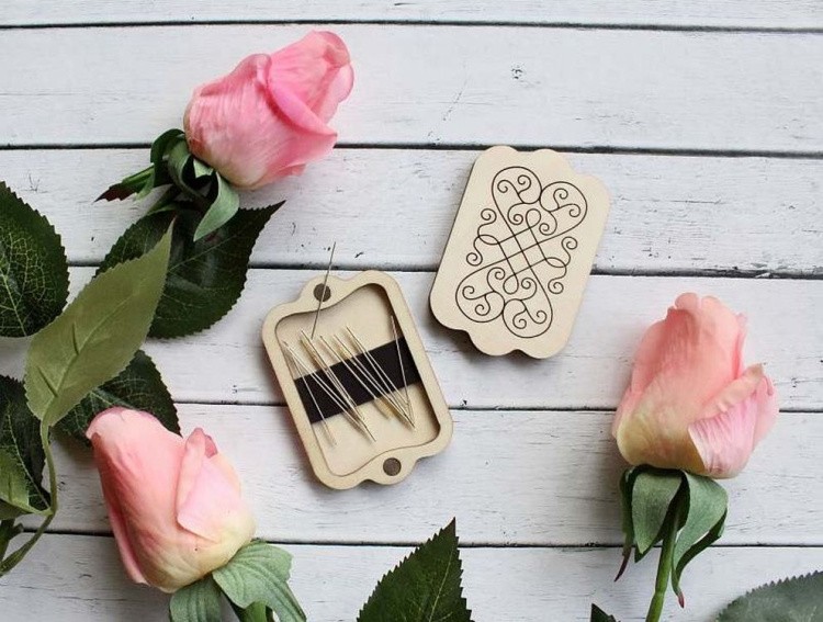 Игольница «Вензеля» — картинка 2