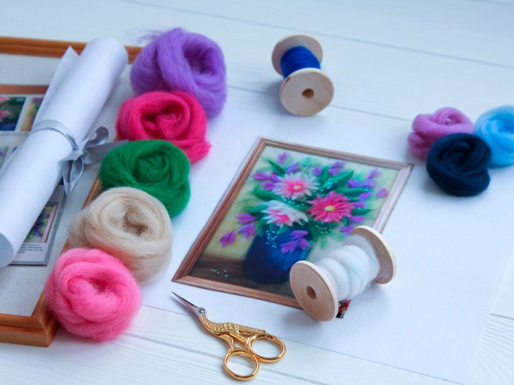 Картина шерстью «Букет с колокольчиками» — картинка 2