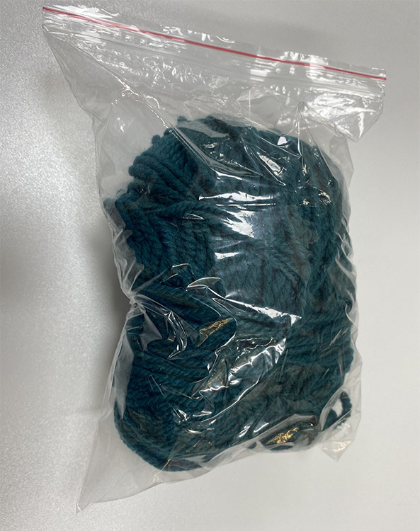 УЦЕНКА. Пряжа Семеновская Arina (70039), изумрудный, 1 шт. 100 г (нет этикетки) — картинка 2