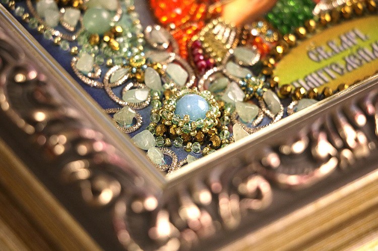 Вышивка Образа в каменьях «Святой Пантелеймон-целитель» — картинка 4