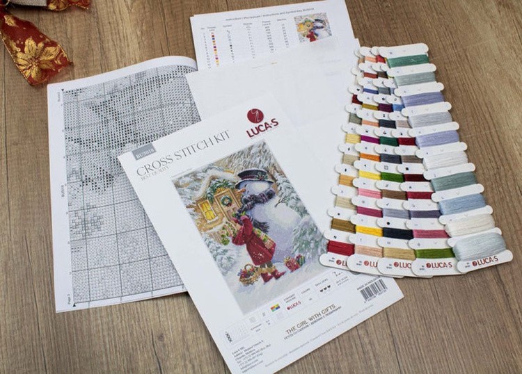 Набор для вышивания «Девочка с подарками» — картинка 4