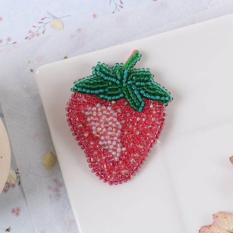 Набор для вышивания «Брошь. Клубника» — картинка 2