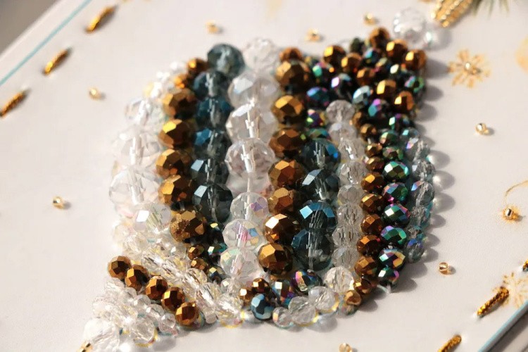 Набор для вышивания хрустальными бусинами открытка-конверт «Новогодний шар» — картинка 2