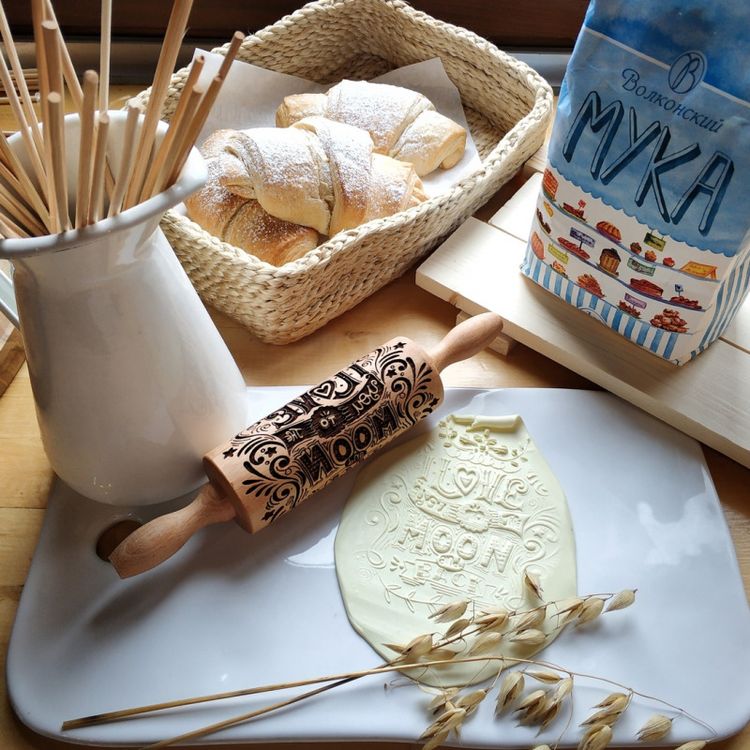 Деревянная скалка с узором «Люблю тебя до луны и обратно», Березка — картинка 3