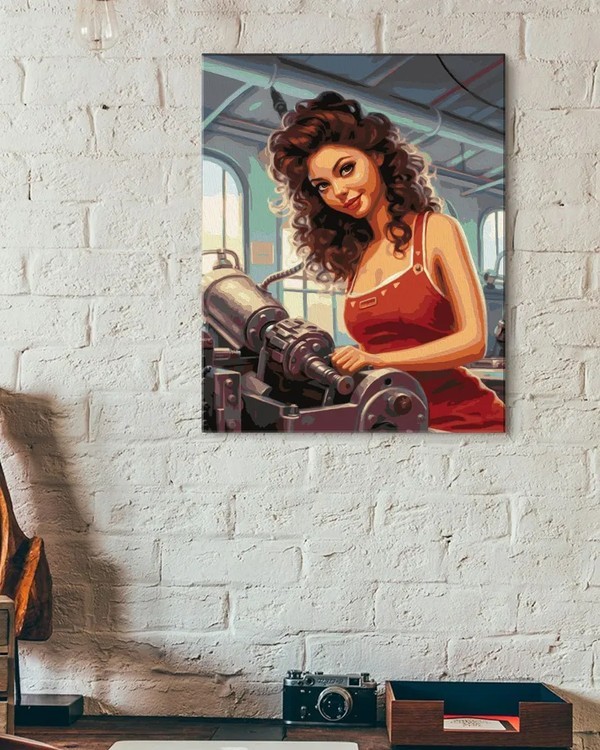 Картина по номерам «Девушка в красном у станка в стиле пин-ап» — картинка 3