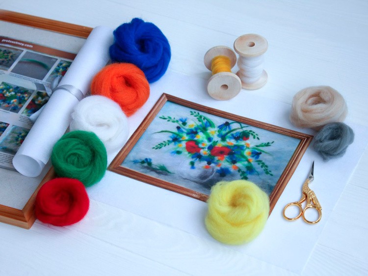 Картина шерстью «Ромашки, маки, васильки» — картинка 2