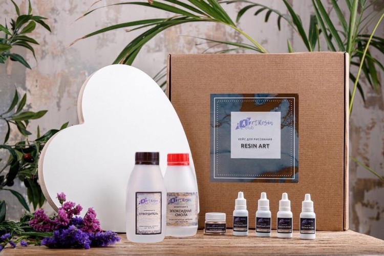 Набор для создания картины эпоксидной смолой Блуждающий айсберг (сердце), ArtResin Club — картинка 2