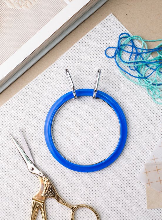 Пяльцы пружинные, диаметр 5,8 см, h-5, цвет: голубой, Nurge — картинка 3