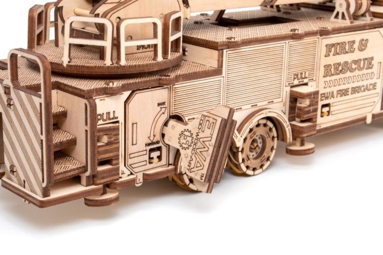 Сборная модель деревянная 3D EWA «Пожарная машина с лестницей» — картинка 9