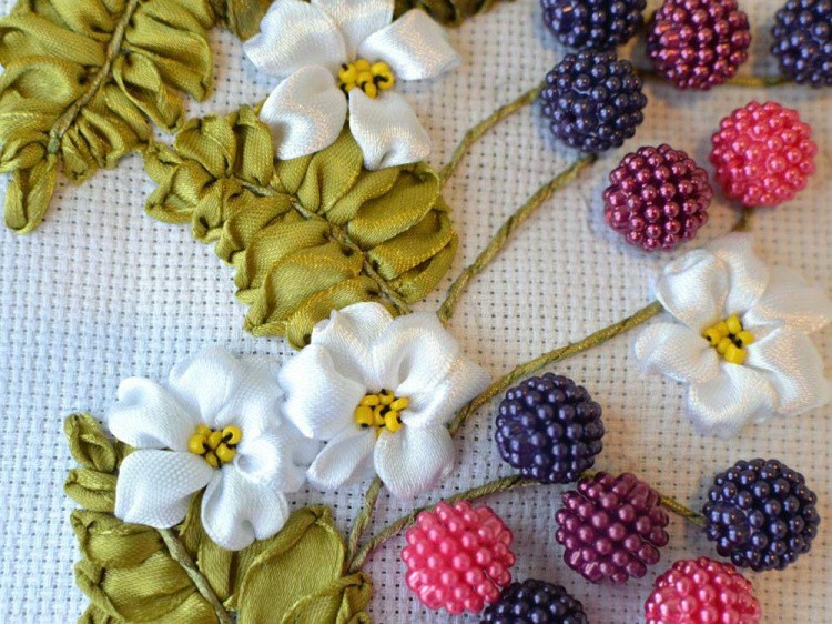 Вышивка лентами «Ежевика» — картинка 3