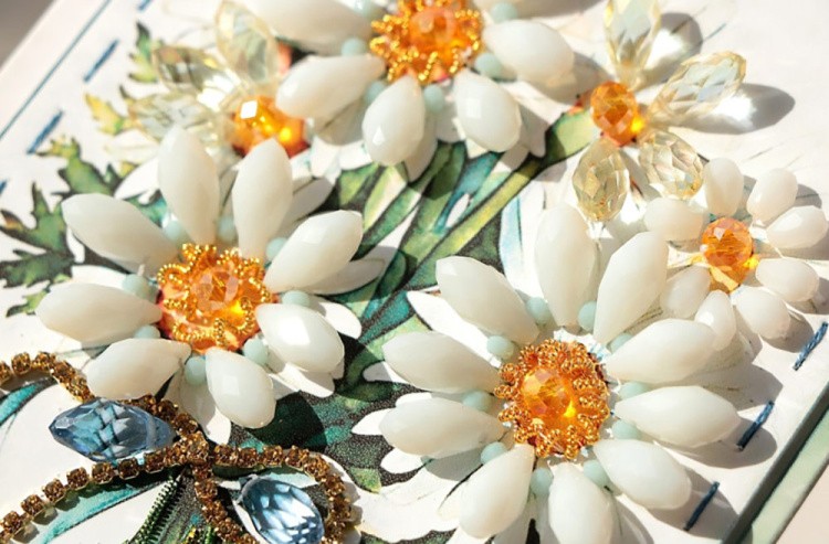 Набор для вышивания хрустальными бусинами открытка-конверт «Ромашки» — картинка 2