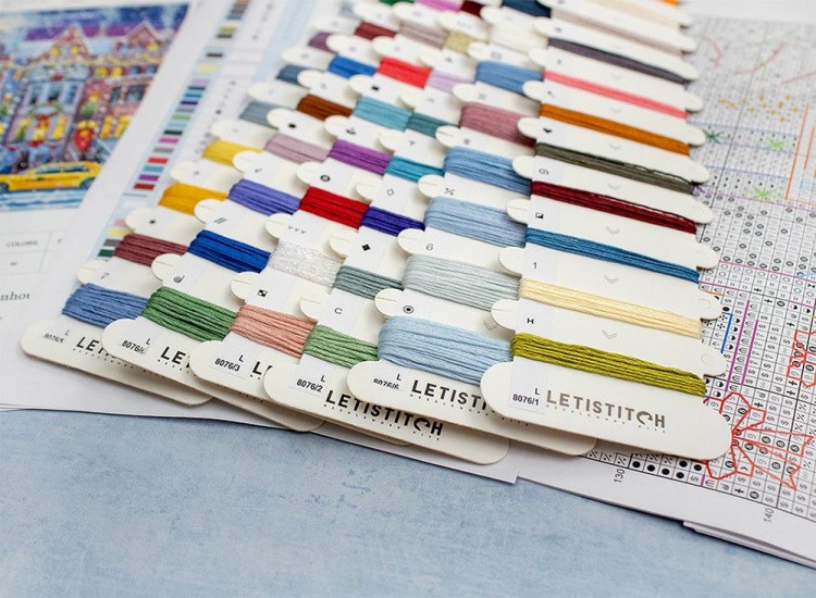 Набор для вышивания «Winter Townhouse (Зимний таунхаус)» — картинка 5