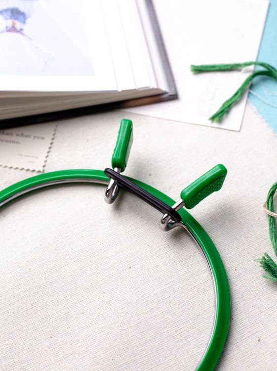 Пяльцы пружинные, диаметр 12,6 см, h-7, цвет: зеленый, Nurge — картинка 3