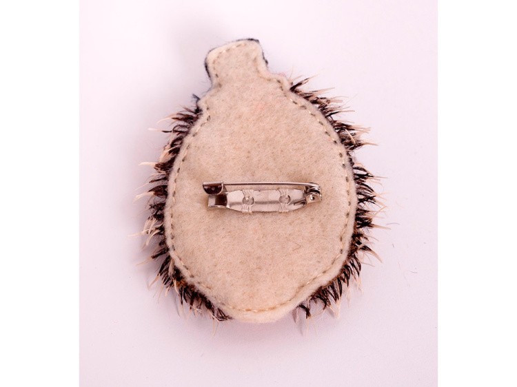 Набор для вышивания «Брошь. Влюбленный Ежик» — картинка 2