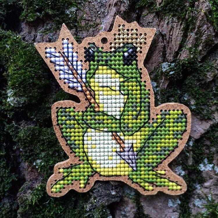 Набор для вышивания ёлочной игрушки «Царевна-лягушка» — картинка 2