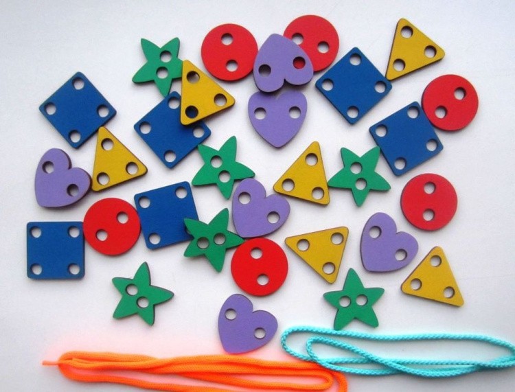 Развивающее пособие из дерева. Шнуровка «Геометрические фигуры» — картинка 4