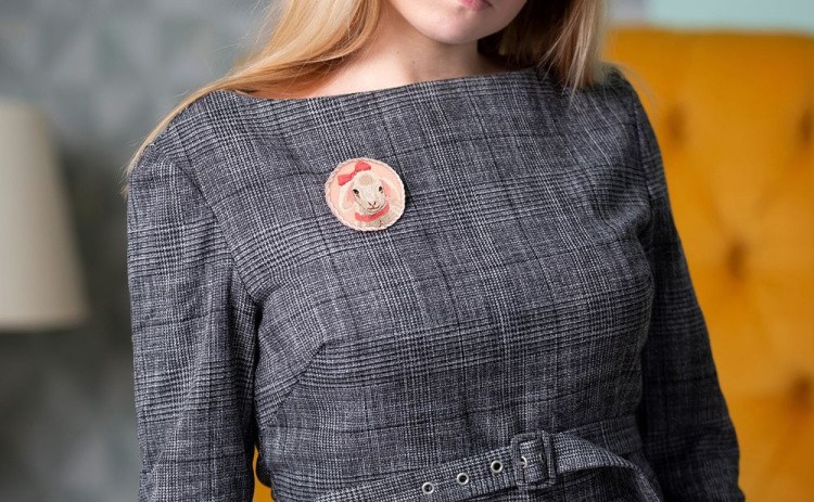 Набор для вышивания «Брошь. Овечка Дейзи» — картинка 3