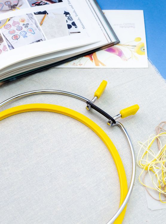 Пяльцы пружинные, диаметр 12,6 см, h-7, цвет: желтый, Nurge — картинка 2