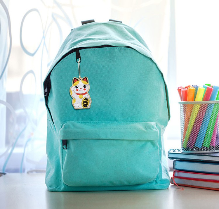 Кристальная (алмазная) мозаика подвеска «Манэки-нэко» — картинка 3