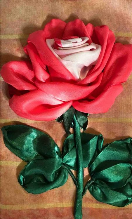 Вышивка лентами «Бело-розовая роза»