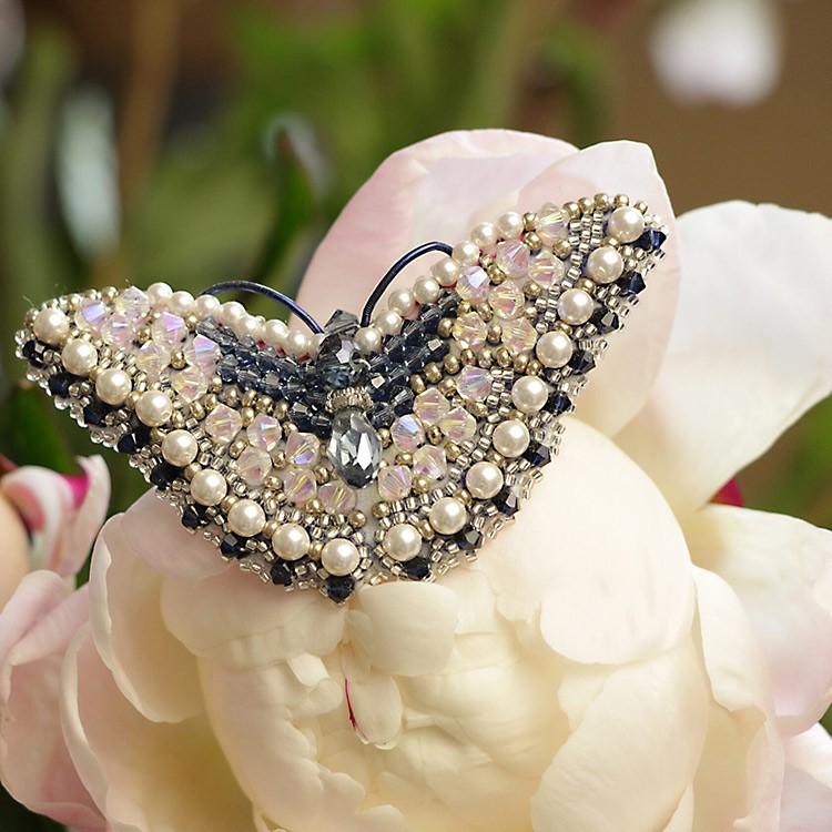 Вышивка Образа в каменьях «Монтана» (брошь) с кристаллами Сваровски — картинка 2