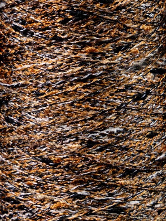 Пряжа бобинная OnlyWe Узелковый люрекс (шишибрики) (Y39), бежевый с коричневым и чёрным, 1 шт., 50 г — картинка 2