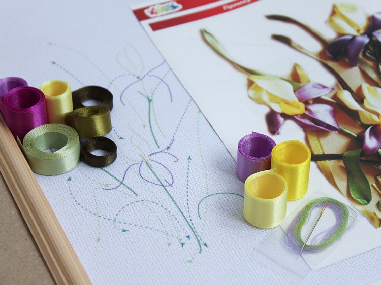 Вышивка лентами «Ирисы» — картинка 2