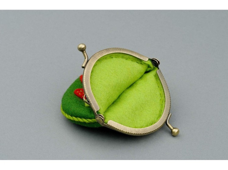 Набор для вышивания «Кошелёк. Земляничка» — картинка 2