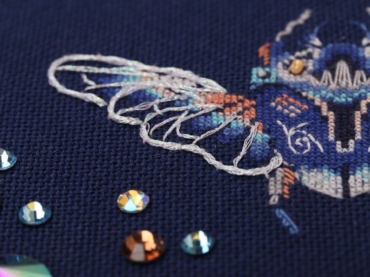 Набор для вышивания «Фантазийные жуки. Сапфир и физалис» — картинка 2