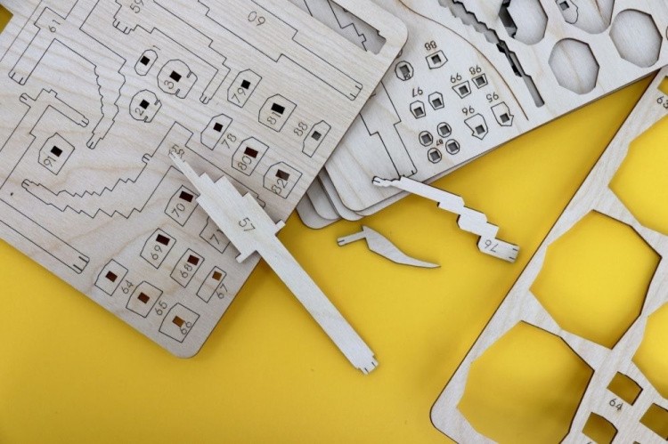 Конструктор из дерева «Тираннозавр с набором карандашей», UNIWOOD — картинка 3