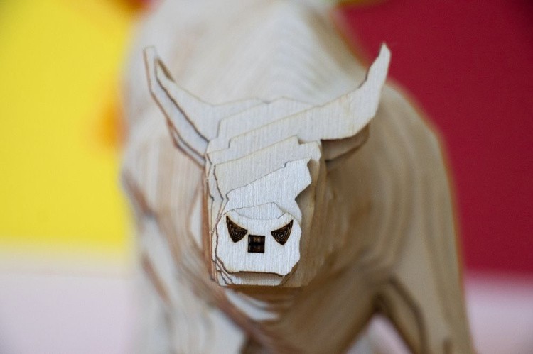 Конструктор из дерева «Бык с набором карандашей» — картинка 3