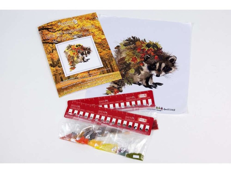 Набор вышивки бисером «Осенний енот» — картинка 3