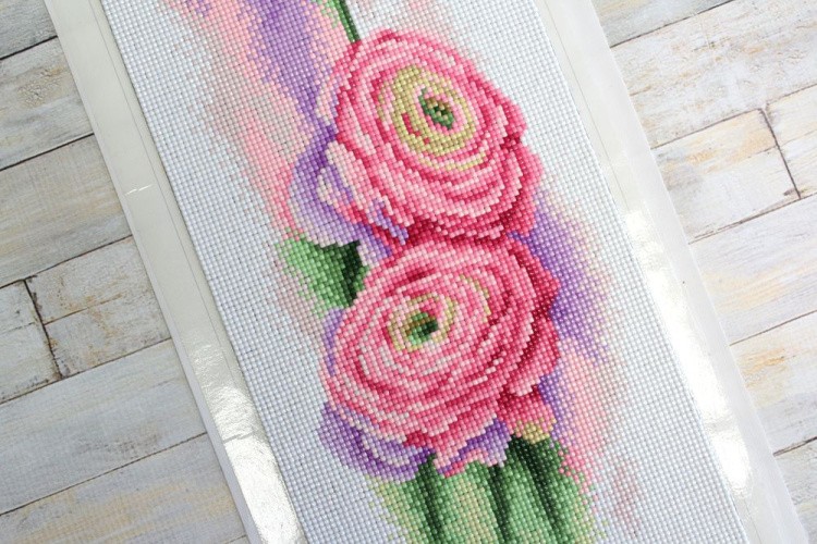 Алмазная вышивка «Розовые ранункулюсы» — картинка 2