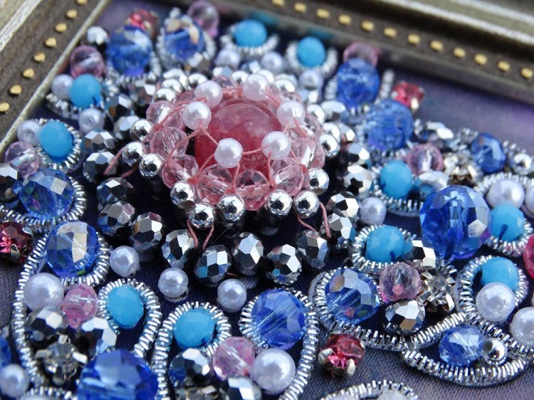 Набор для вышивания хрустальными камнями «Архангел Гавриил» (серебро) — картинка 3