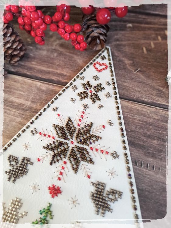 Комплект для вышивания «Ёлочка праздничная, белая» — картинка 3