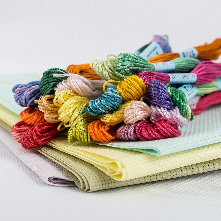 Нитки для вышивания Gamma мулине, 24 шт. по 8 м, цвет: 0415 белый — картинка 5