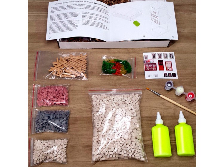 Конструктор из кирпичиков «Магазин сладостей (со светом и красками)» — картинка 2