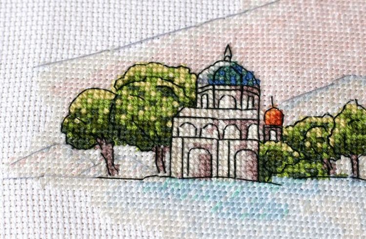 Набор для вышивки крестом «Красочные купола» — картинка 3