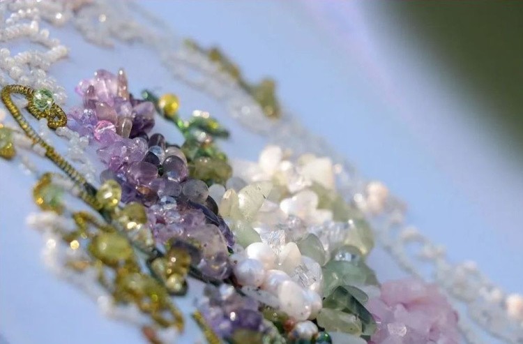 Набор для вышивания хрустальными бусинами «Цветочное кружево. Сирень» — картинка 2