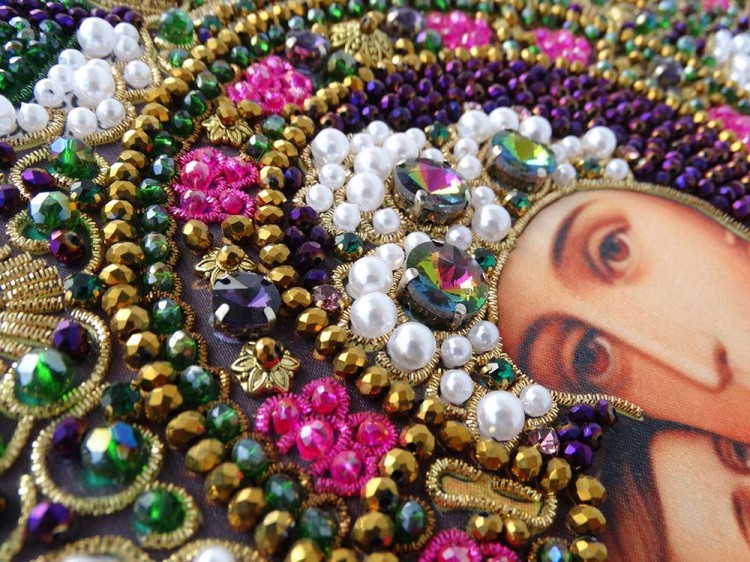 Набор для вышивания хрустальными камнями Богородица «Феодоровская» (акриловый жемчуг) — картинка 12