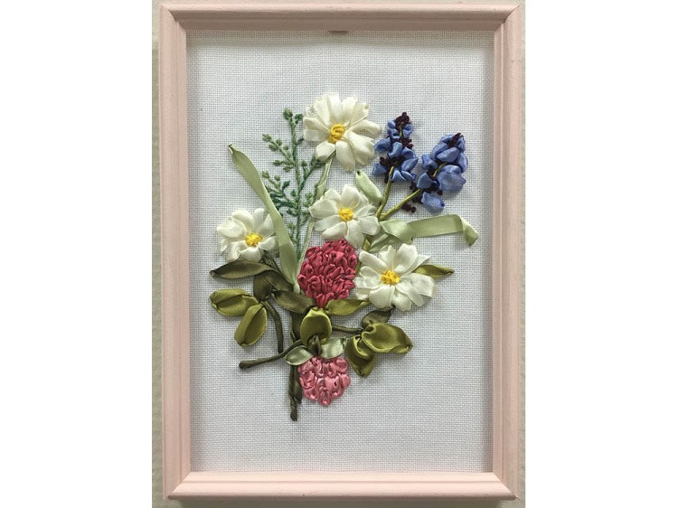 Вышивка лентами «Маленький букет» — картинка 3