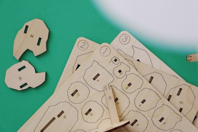 Конструктор из дерева «Львица со львенком с набором карандашей», UNIWOOD — картинка 2