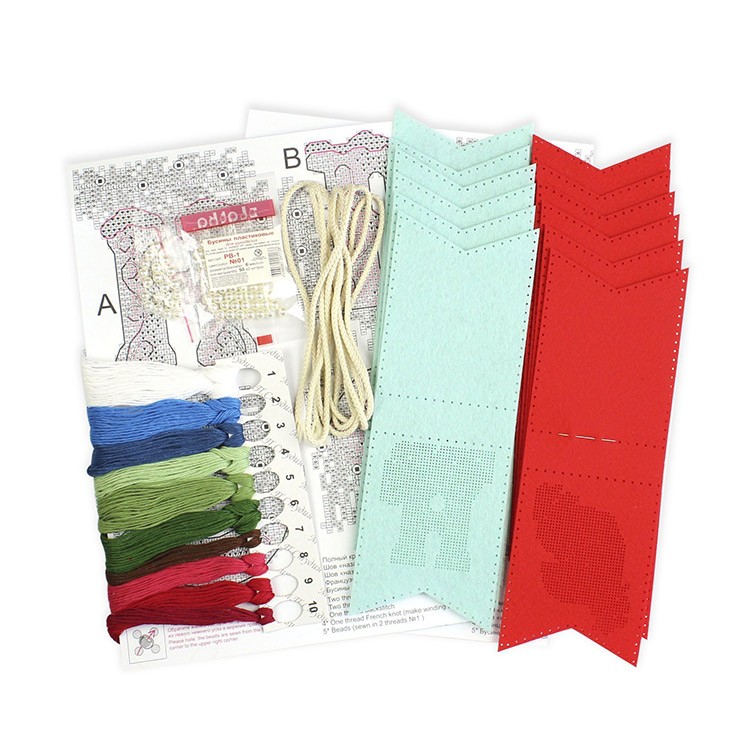 Набор для вышивания «Гирлянда «С новым годом!» (12 флажков)» — картинка 2