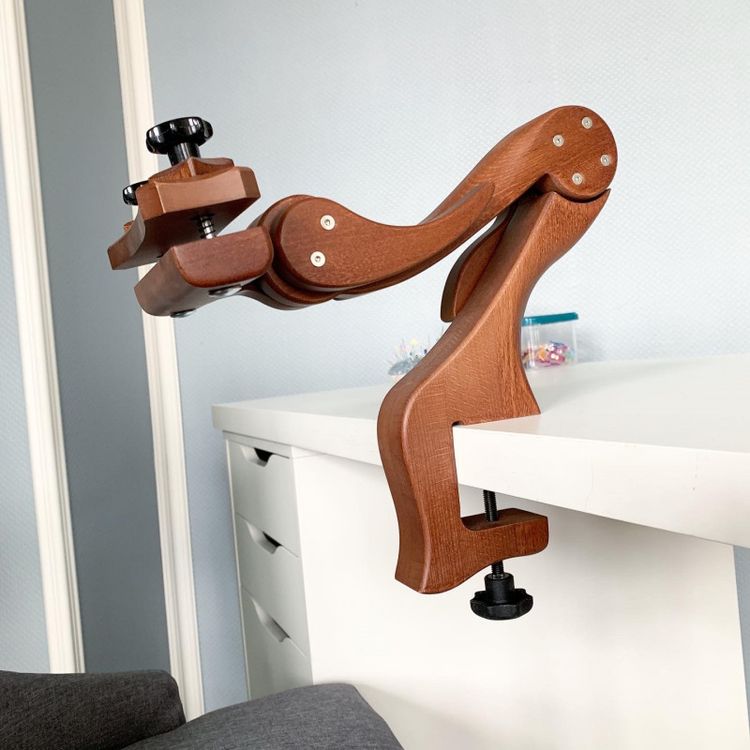 Держатель для пялец «Змей Горыныч» на струбцине с дополнительными лапками (тик), Дубко — картинка 3