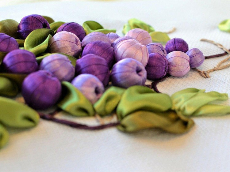 Вышивка лентами «Виноградная лоза» — картинка 4